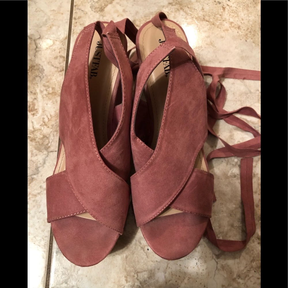 Wedge heels